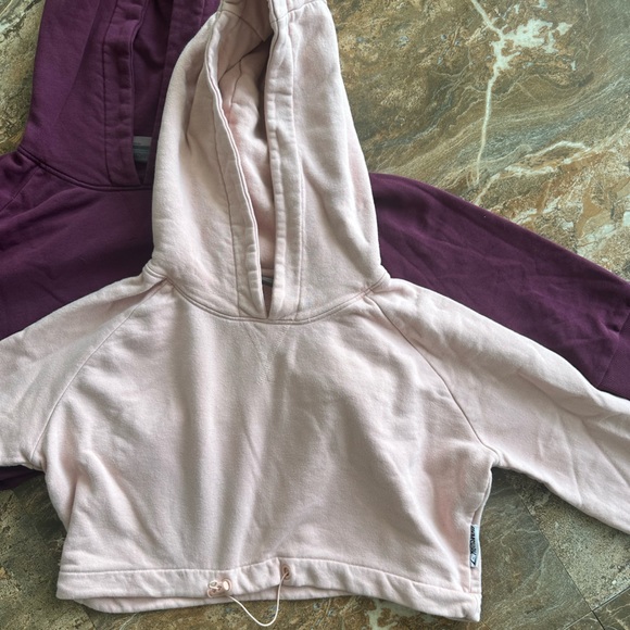BABY PINK GYM SHARK CROPPED HOODIES - Picture 2 of 3
